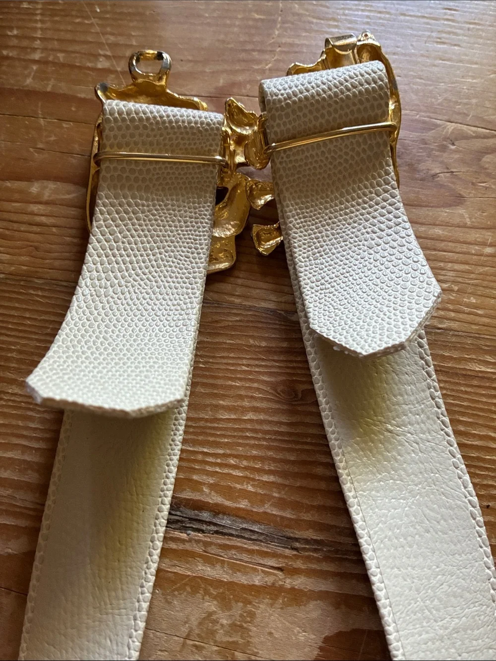 Vintage 70’s Mimi Gold Wall Street Bear Bull Cream Faux Leather Adjustable Belt